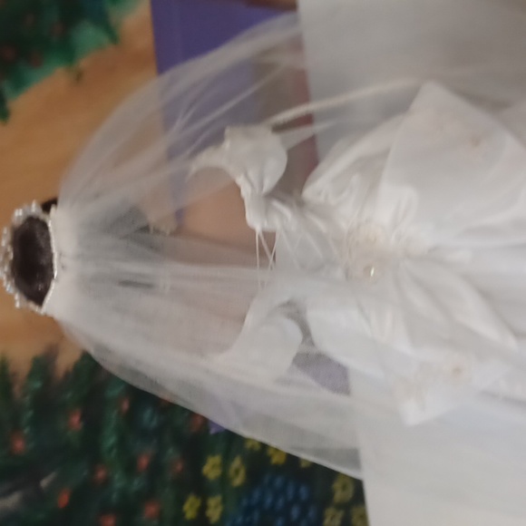 VANESSA PORCELAIN BRIDE 👰‍♂ DOLL ..Artist: JUDY BELLE - Picture 5 of 14